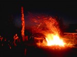 Lagerfeuer mit Freunden